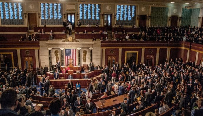 USA schreibt Krypto-Geschichte: Stablecoin-Gesetz passiert den Senat
