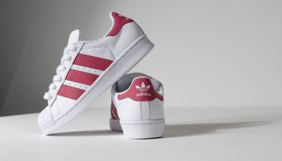 Adidas bringt Sneaker auf Solana auf den Markt, und das ist das Preisschild