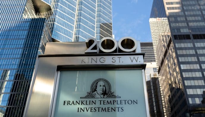 XRP und Solana kurz vor ETF-Zulassung: Aufsichtsbehörde öffnet Tür ein Stück weit