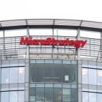 Der Bitcoin-Gigant MicroStrategy wird zu Strategy₿, verzeichnet jedoch einen Verlust von 645 Millionen Euro