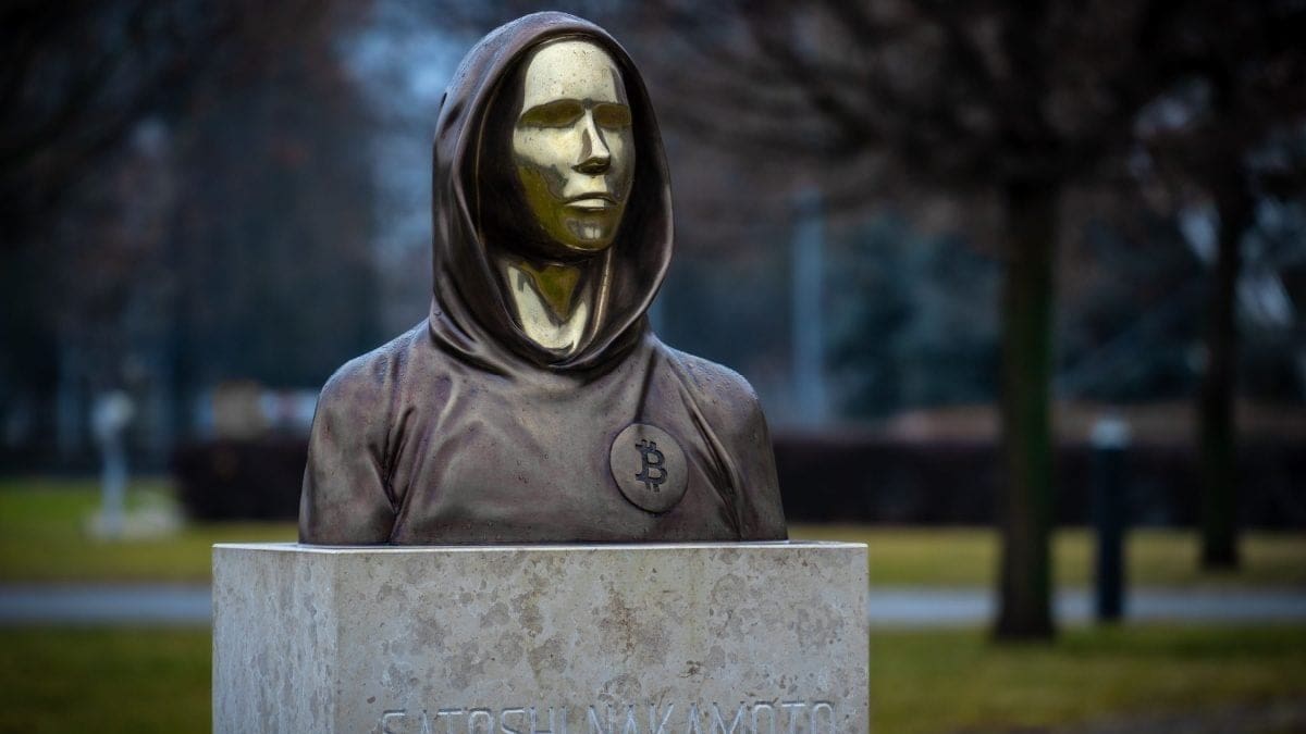 Satoshi-Nakamoto-Statue in Lugano wieder aufgetaucht