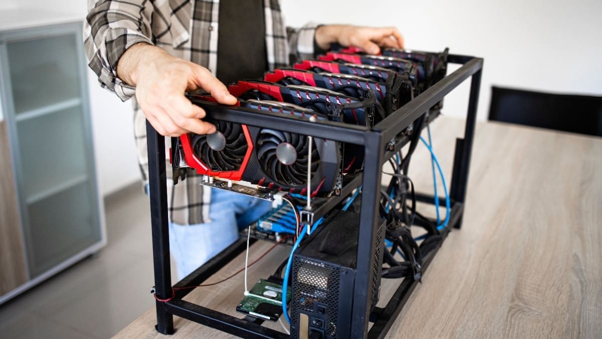 Bitcoin-Mining verschlingt ein Vermögen: Kosten deutlich höher als Erträge Bitcoin-Mining verschlingt ein Vermögen: Kosten deutlich höher als Erträge