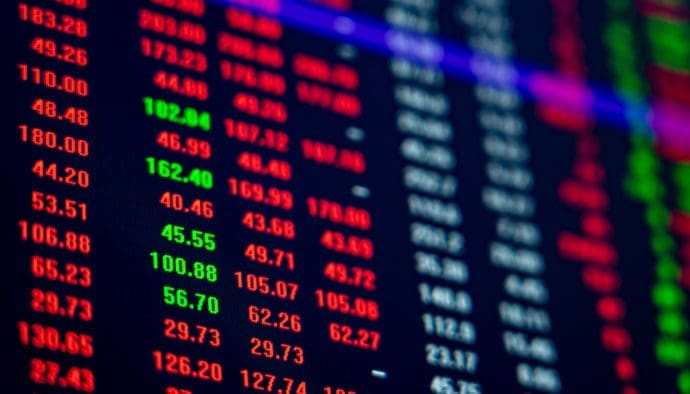 Bitcoin-Handel bricht ein: Volumen halbiert, Anleger fliehen