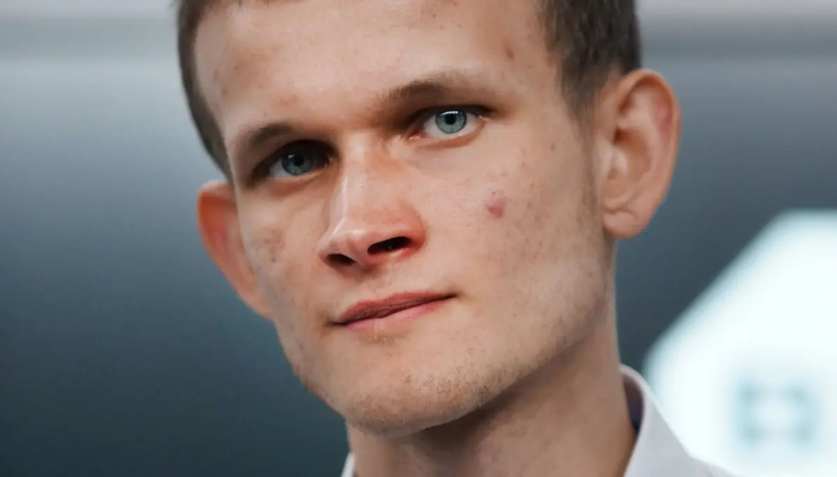 Der Mitbegründer von Ethereum sorgt für einen viralen Moment, indem er einen Roboter miaut.