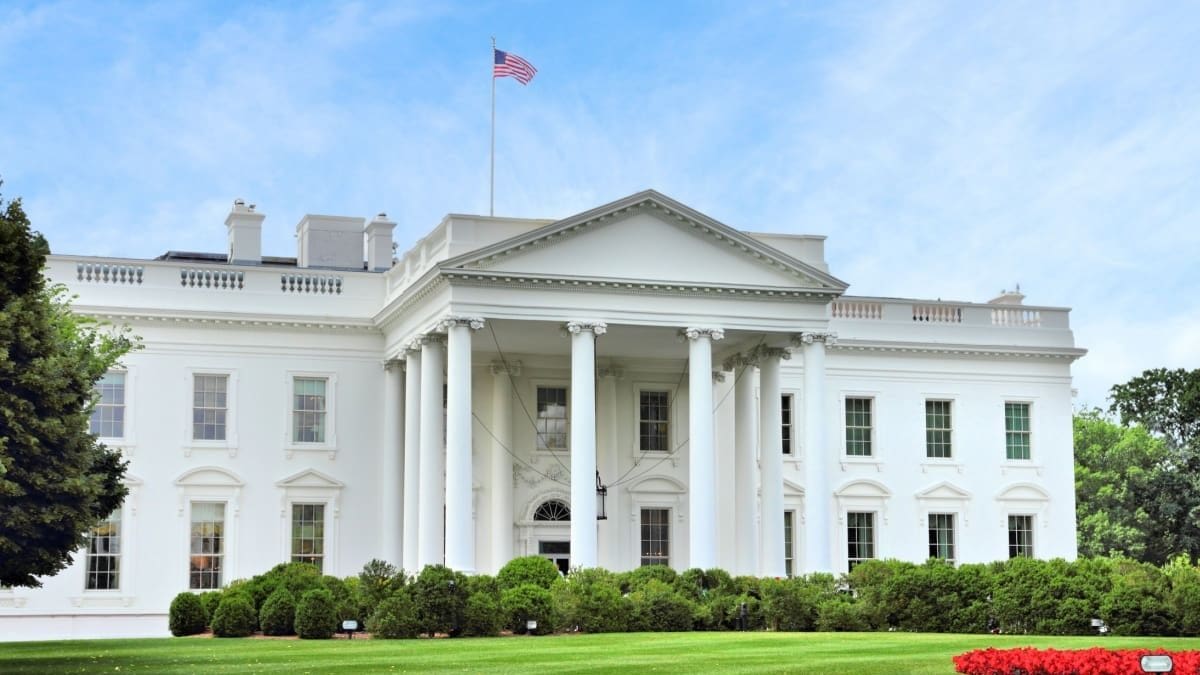 Bitcoin und Altcoins schießen nach Trump-Entscheidung in die Höhe – ein großer Tag heute