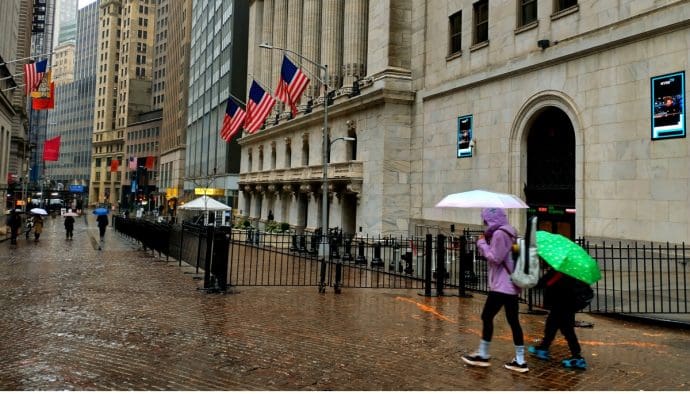 Gründe für Bitcoins Neue Krypto-ETFs stehen bereit, doch Washington blockiertStabilität im Handelskrieg