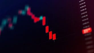 Bitcoin fällt nach neuem US-Angriff im Iran, doch KI-Coins steigen stark