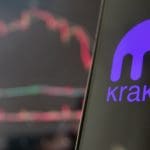 Das Kraken-Logo mit einer Grafik im Hintergrund