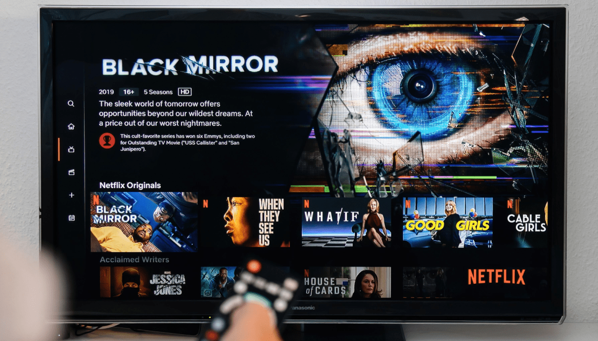 Netflix-Erfolg Black Mirror setzt auf Krypto: Würdest du der KI dein Leben anvertrauen?