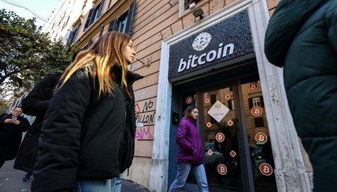 Bitcoin ist immer noch ein heißes Thema. Der BTC-Kurs ist Anfang des Jahres auf einen Rekordwert von fast 112.000 Dollar gestiegen und dann wieder gefallen.