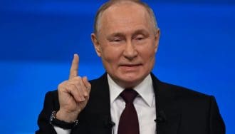 Bitcoin-Kurs steigt nach enttäuschender Zinsentscheidung, Putin gibt Impuls
