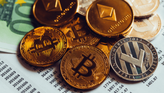 Kryptomarkt explodiert auf 4 Billionen $ – größtes Unternehmen der Welt in Gefahr