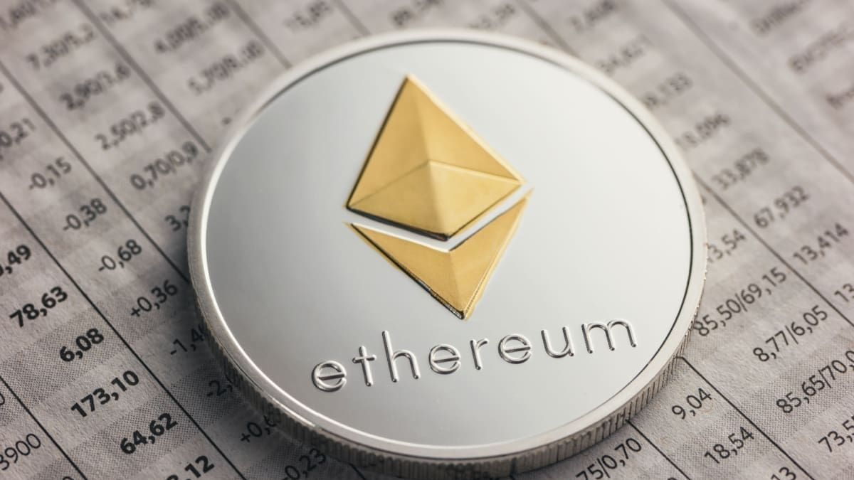 Ethereum-Whales kaufen Milliarden beim Dip – doch Mitgründer verkauft