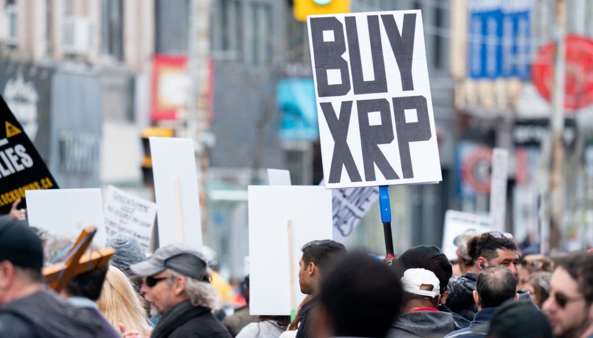 XRP vs. Chainlink: Zwischen großen Versprechen und greifbaren Taten