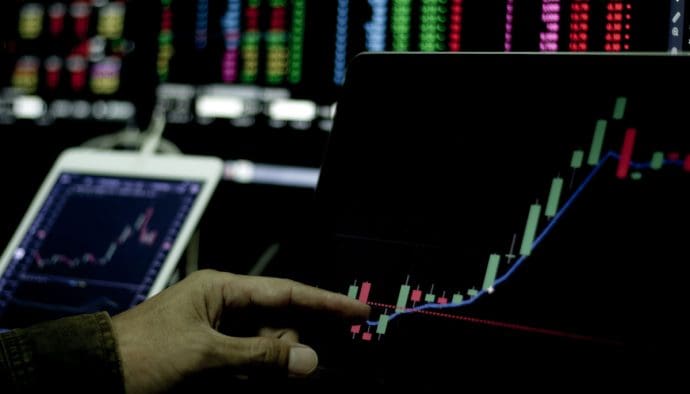 Bitcoin stabil bei 116K – Fed-Entscheid und ETF-Zuflüsse im Fokus