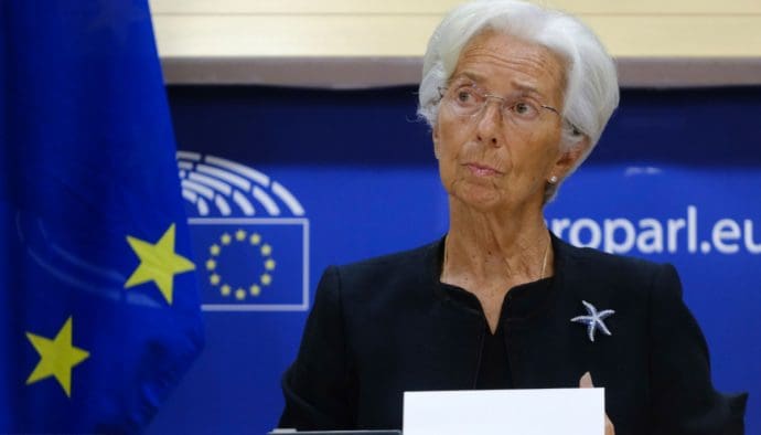 Christine Lagarde: Rekordgehalt und Kurs gegen Bitcoin