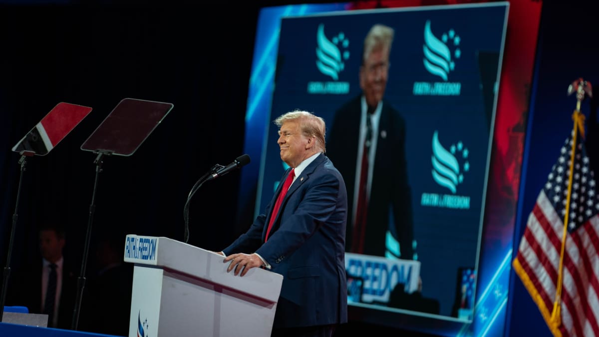 Trump gießt Öl ins Feuer: ‚Wir stecken mitten in einem Handelskrieg.‘