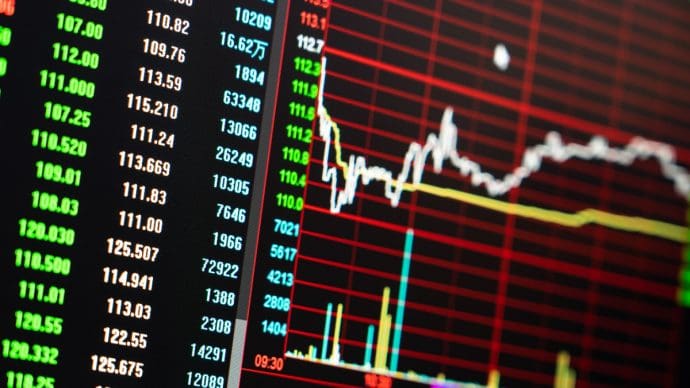 Bitcoin rutscht, XRP startet durch – ein Tag voller Kontraste