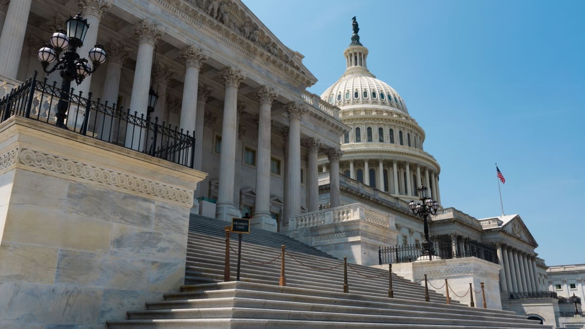 Bitcoin steigt nach einer Nachricht aus Washington, XRP rückt ins Rampenlicht