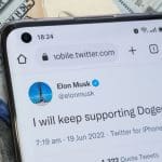 Dogecoin steigt vor Börsenfonds und schlägt Elon Musk
