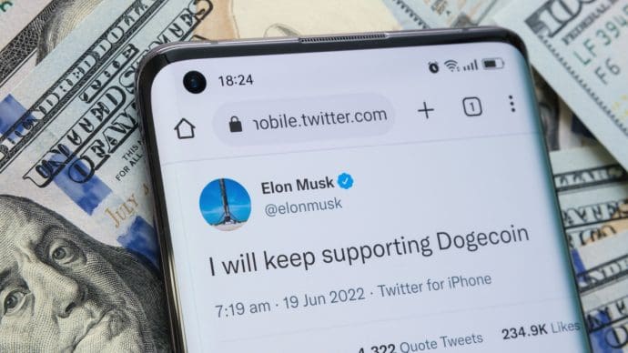 Dogecoin steigt vor Börsenfonds und schlägt Elon Musk