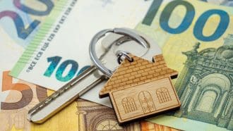 Britischer Politiker kauft Haus für 1,5 Millionen Euro nach Krypto-Spende in Millionenhöhe