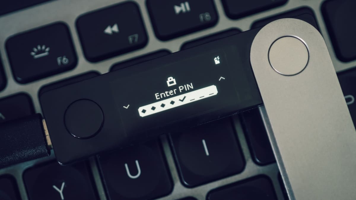 Kundendaten offengelegt nach Leak bei Partner von Krypto-Wallet-Hersteller