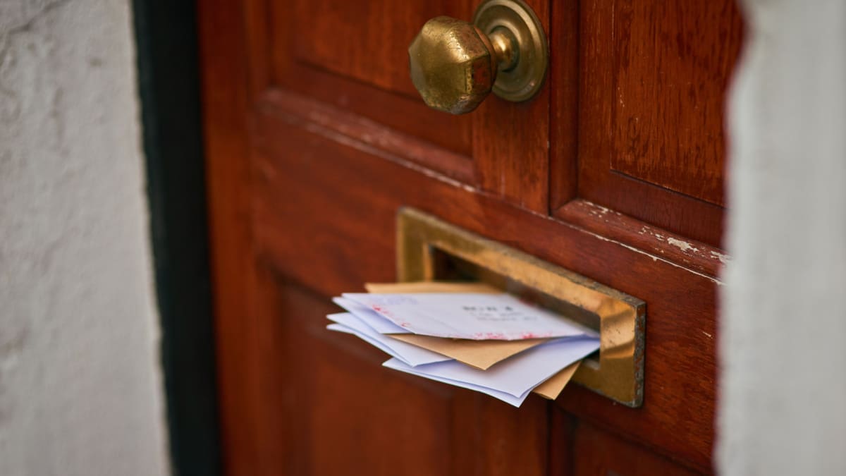 Betrüger schicken erneut Briefe an Ledger- und Trezor-Nutzer