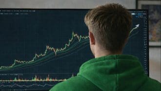 Neue KI-Kryptowährung steigt bei Bitvavo auf