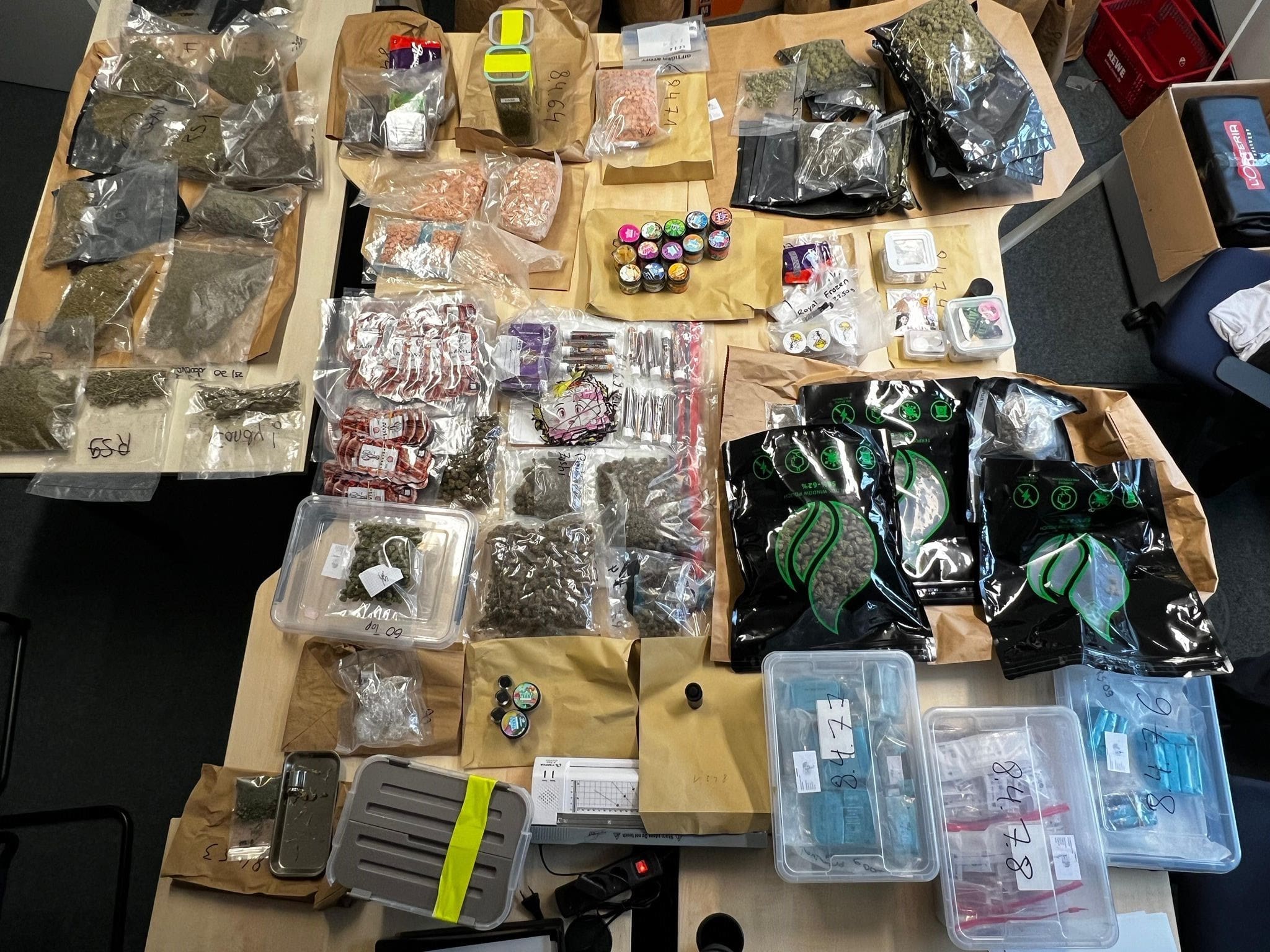 Drogenhandel &uuml;ber Kryptow&auml;hrungen: Razzia in K&ouml;ln