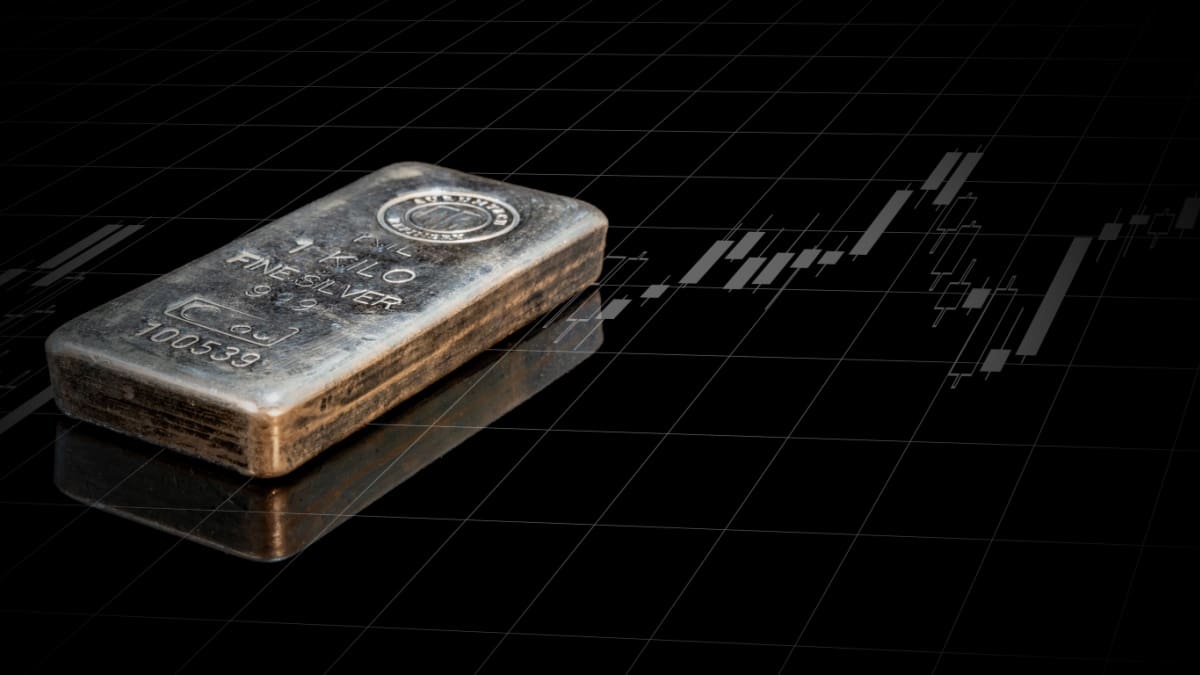 Silber stürzt historisch ab und zieht Gold mit – das steckt dahinter