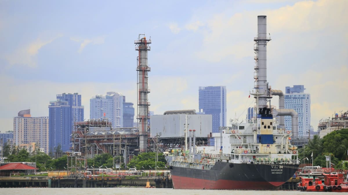 Bitcoin steigt überraschend, doch die Ölkrise belastet