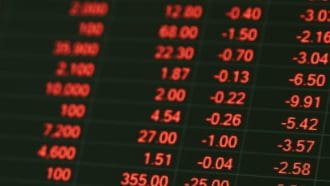 Fuga de millones en fondos cripto por tensión del mercado