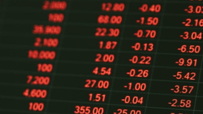 Fuga de millones en fondos cripto por tensión del mercado