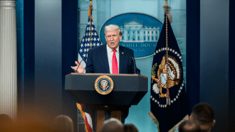 Trump verschiebt Iran-Eskalation um 5 Tage, Bitcoin-Kurs steigt