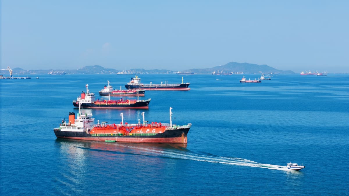 Globale Rezession droht, wenn der Ölpreis durch Krieg über 100 Dollar bleibt