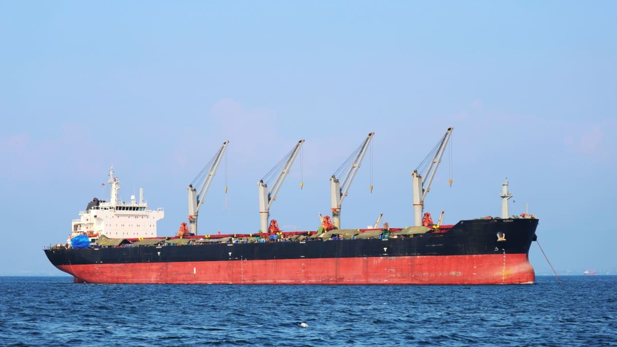 Ir&aacute;n exige Bitcoin para cruzar el Estrecho de Ormuz: impacto en el precio